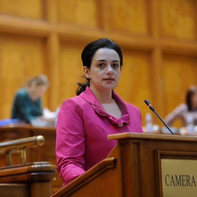 Angelica Fădor (PNL): Disperată să nu se facă de rușine la vot, Viorica Dăncilă face experimente electorale!